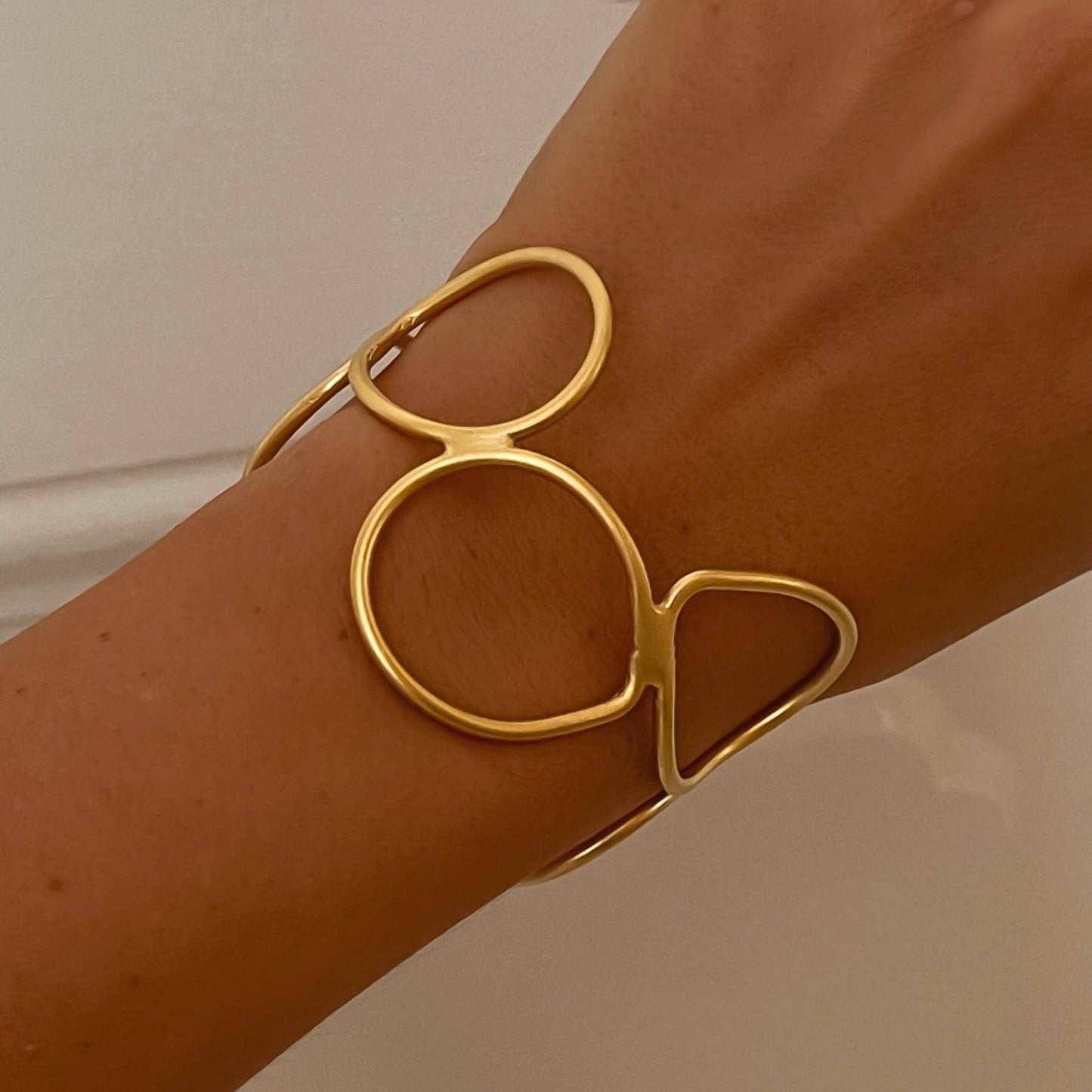Valencia-gold bracelet ZAMAC jewelry - Handmade jewelry for lovers of natural, clean shapes..